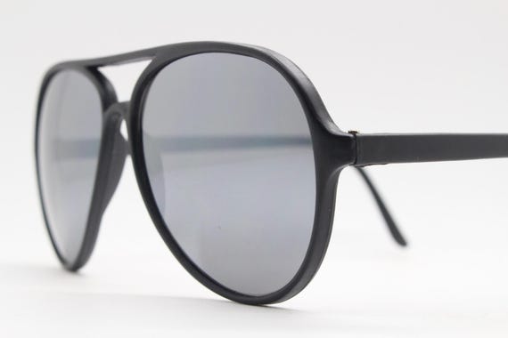- BLACK VINTAGE RETRO 70S AVIATOR SUNGLASSES *NEW ARRIVAL* Think Vintage Online | Accessories | Black Vintage Retro 7s  main image 2