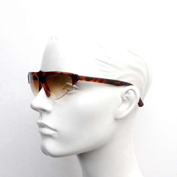 80s vintage triangular sunglasses. Pointed tortoi… - image 2