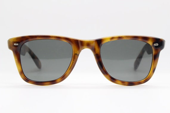 90s vintage wayfarer style sunglasses. All time c… - image 3