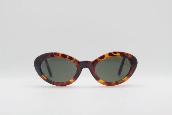 Retro Oval Cat Eye Sunglasses 90s Style UV Protection Retro Oval Sunglasses for Women Chic Cat Eye 90s Sunnies  main image 3