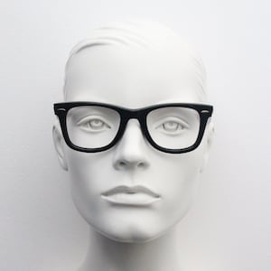 Ray-Ban Wayfarer glasses model 2140 made in Italy. Heritage acetate frames with tartan check interior. Ray ban spectacles. Rayban eyeglasses