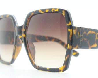 Gafas de sol vintage Y2K cuadradas de gran tamaño para mujer, estilo años 70, con montura de carey y lentes marrones graduadas. NOS de los años 2000.