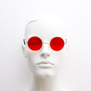 80&#39;s vintage round sunglasses. Gold wire frame small 20s design with intense red lenses. Victorian Steampunk. BNWT. Tea shades. NOS