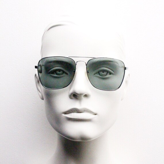 Linda Farrow vintage 80s aviator sunglasses model… - image 7