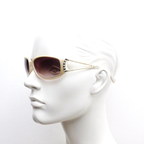 Brown Plastic Chanel Sunglasses – rewear-vintage