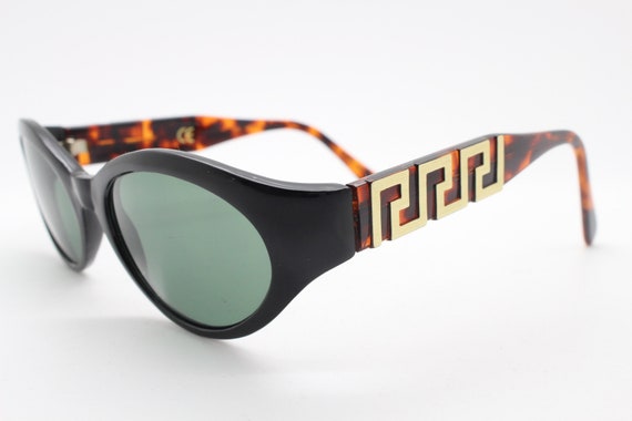 Carven Paris 90s Vintage Oval Cat Eye Sunglasses. Womens  display picture 3