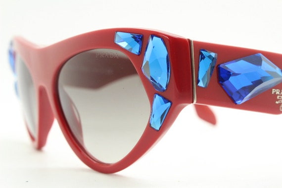 PRADA Vintage Cat Eye Sunglasses Model PR21Q Made in Italy PRADA Vintage Cat Eye Sunglasses Model PR21Q Made in Italy