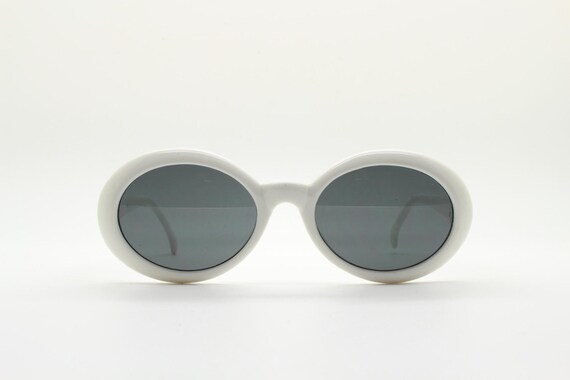 80s Vintage Oversized Round Sunglasses. Solid White  display picture 1