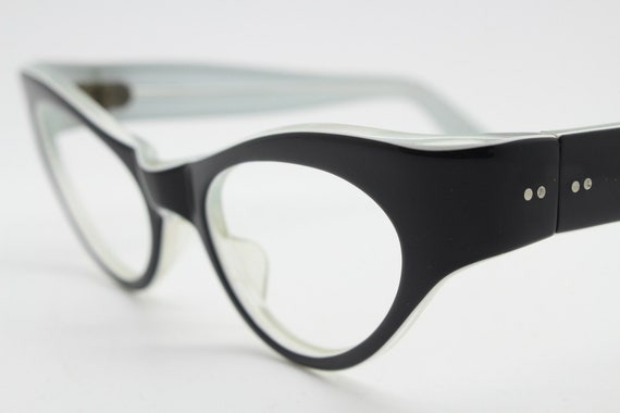 50s vintage curved cat eye sunglasses. Charismati… - image 4