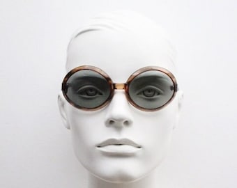 Vintage 1970s Sunglasses Brown Round Eyes Women display picture 3