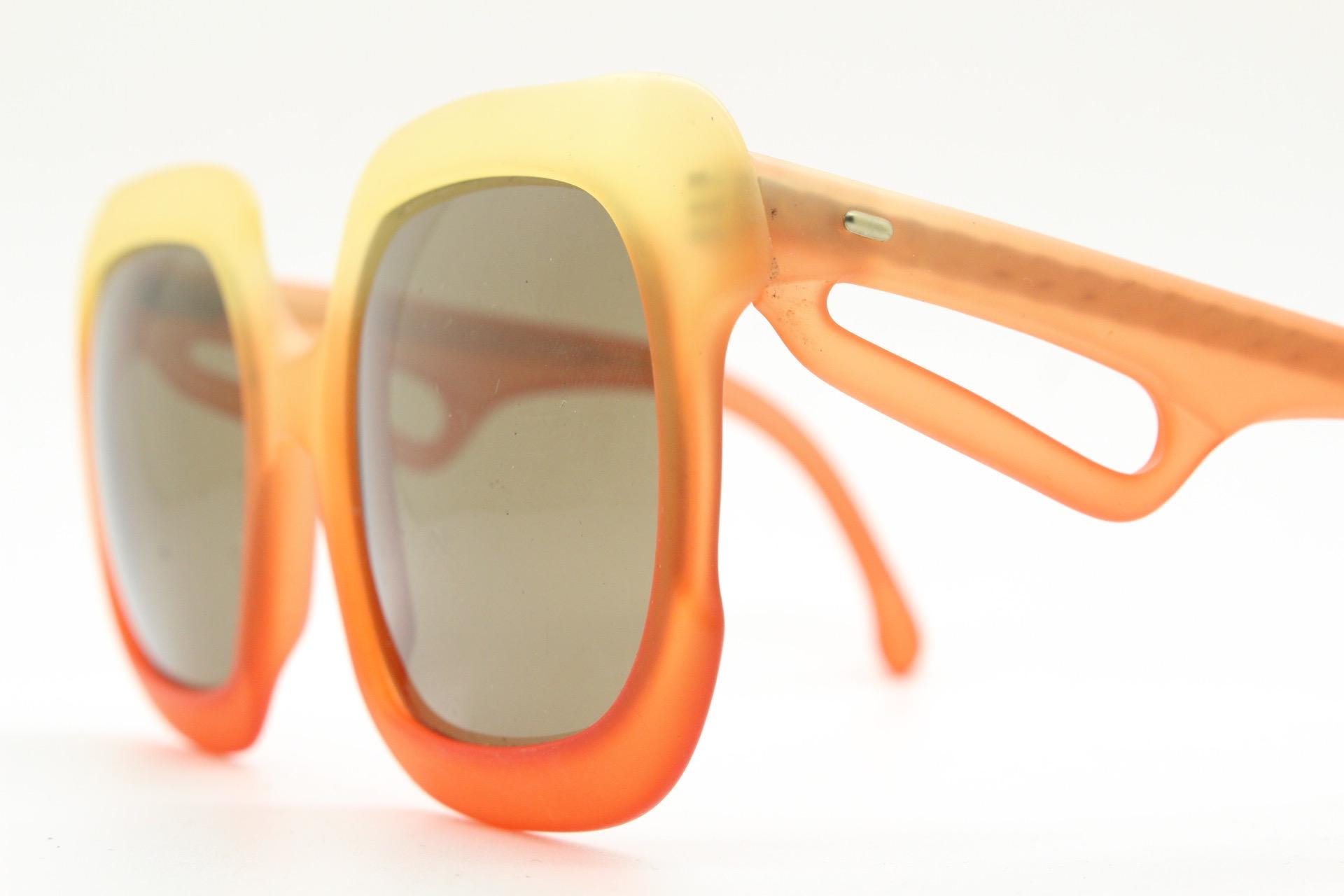 Super Cool True Vintage 1970s Yellow 3D Geometric Ribbed Unisex Sunglasses Men Women Trendy Yellow Lens Big Aviator Retro 70 main image 2