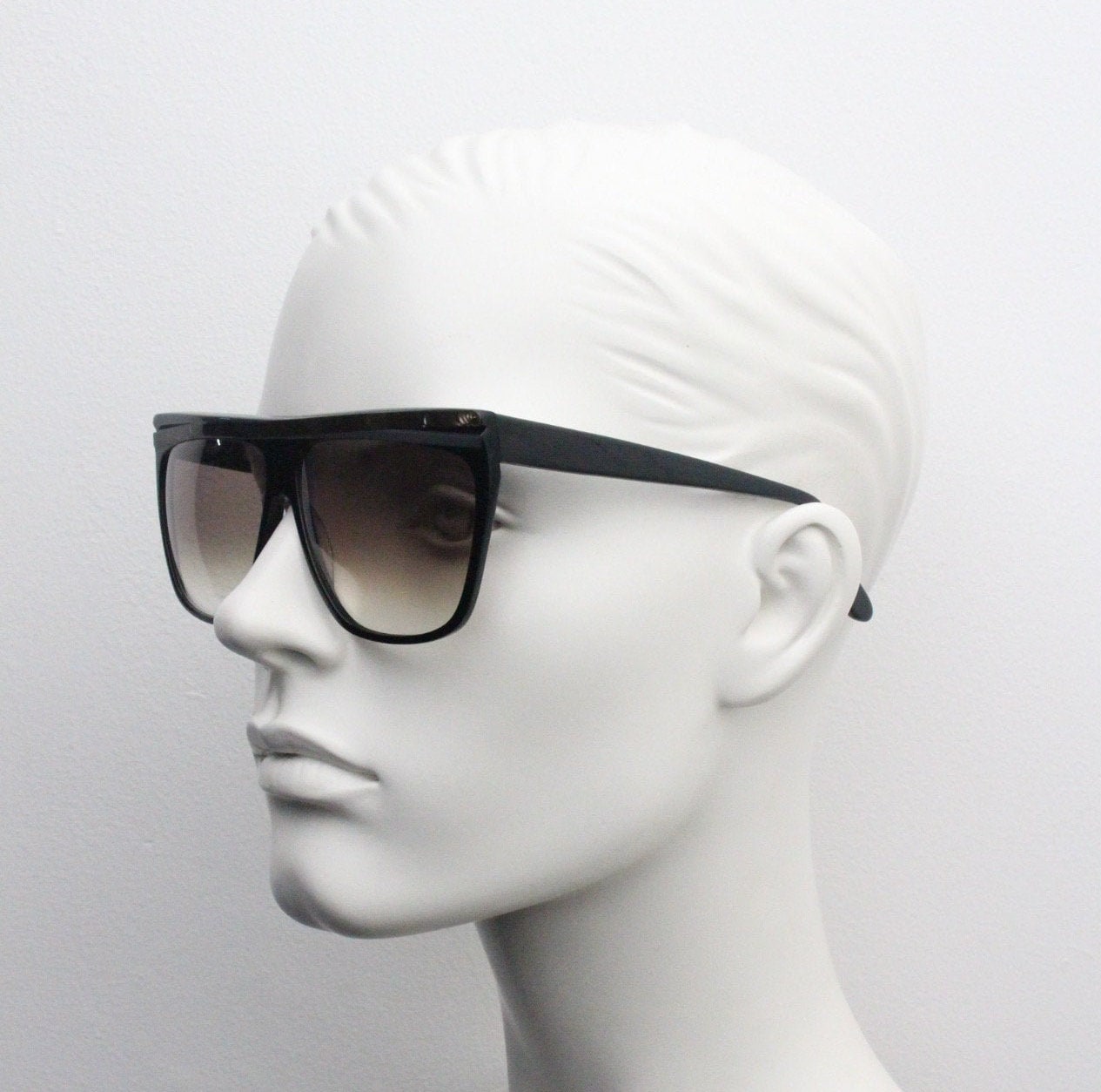 Oroton 80s Vintage Sunglasses Model 0868 Made in Italy. Black