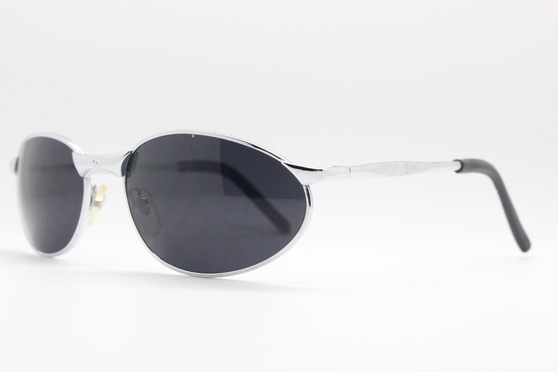 90s Vintage Silver Metal Sunglasses. Crisp Chrome Drop Side Frame