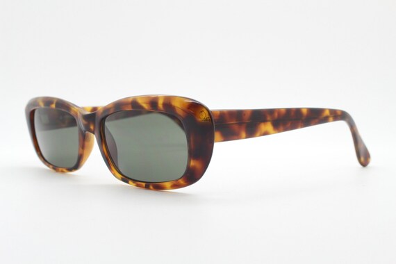 90s vintage soft angled cat eye sunglasses. Vibra… - image 5