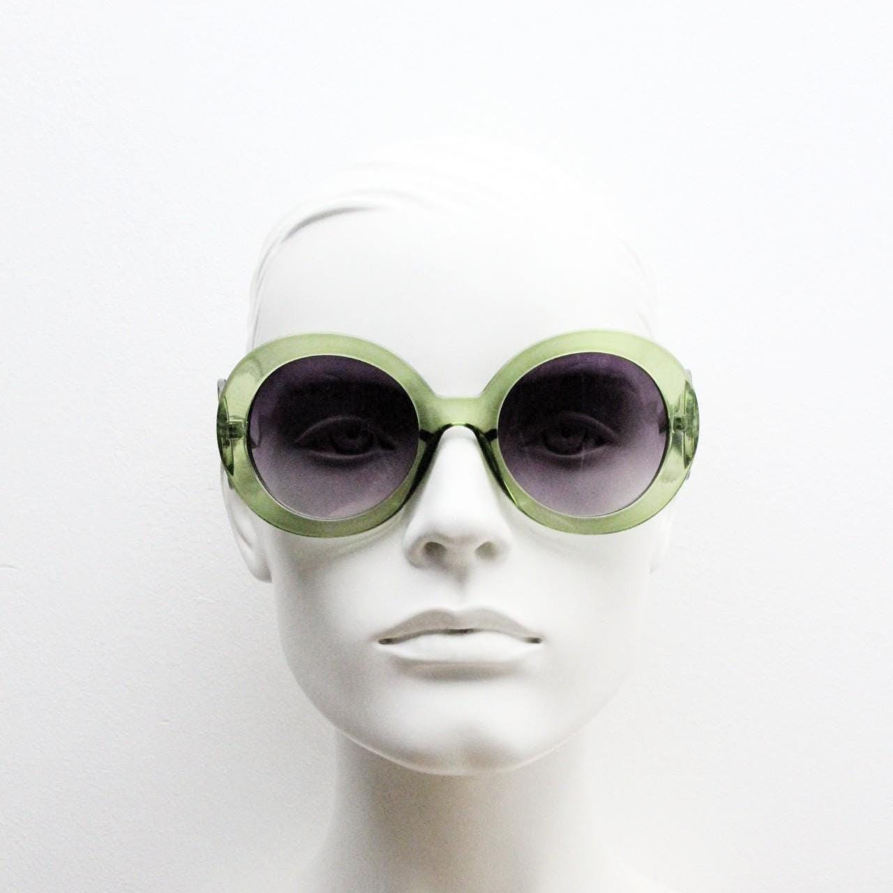 Y2K Vintage Oversized Round Sunglasses. Women's Transparent Brown