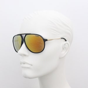 Carrera vintage heritage aviator sunglasses model 72YSQ. Black matt frame with iridescent gold mirror lenses. Mens teardrop aviators. 80s