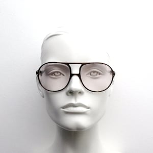 Pierre Cardin vintage 70s sunglasses. Large metallic matt brown frame with very light brown lenses. Mens NOS teardrop aviators