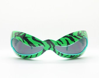 Linda Farrow Projects Jeremy Scott Collaboration Sunglasses  display picture 3