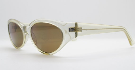 90s Vintage Cateye Sunglasses. Oval Wraparound Cat Eye in  display picture 3