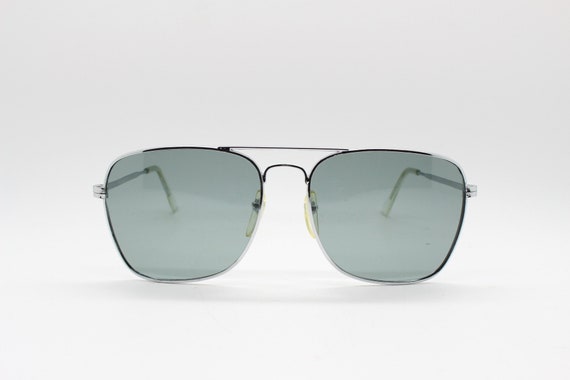Linda Farrow Vintage 80s Aviator Sunglasses Model 6110. Slim 