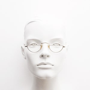 Vintage bril uit de jaren 40 van Algha gemaakt in Engeland. Optische lijst met halve maan en platte bovenkant. Demi-lune-bril van topkwaliteit