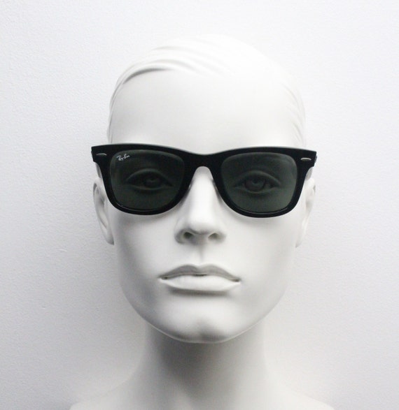 Ray Ban Wayfarer sunglasses model 2140. Classic R… - image 3