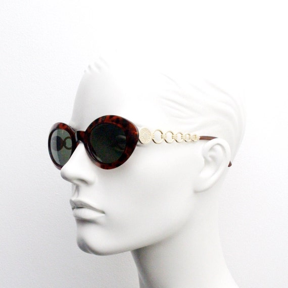 90s vintage cateye sunglasses. Womens oval tortoi… - image 4