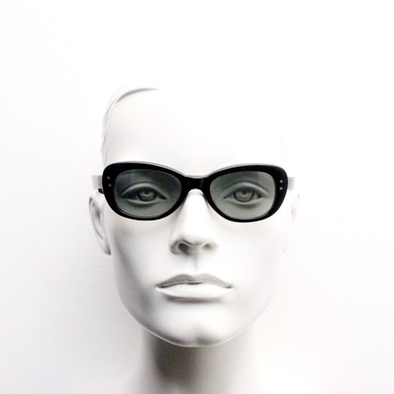 60s vintage cat eye sunglasses by Polaroid. Sophi… - image 1