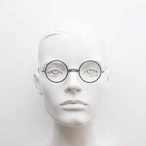 20s vintage windsor eye glasses. Superb black gloss original optical frame with coiled arms. Prescription eyeglasses. 30s spectacles