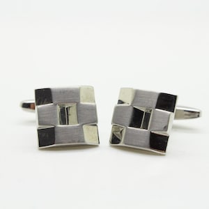 90s vintage square cuff links made in England. Steel construction with shiny and matt angled check squares. 60s style. NOS