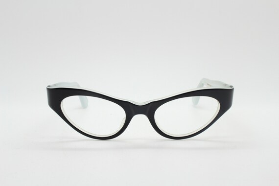 50s vintage curved cat eye sunglasses. Charismati… - image 2