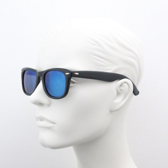 Linda Farrow 80s vintage sunglasses model CT6510. 
