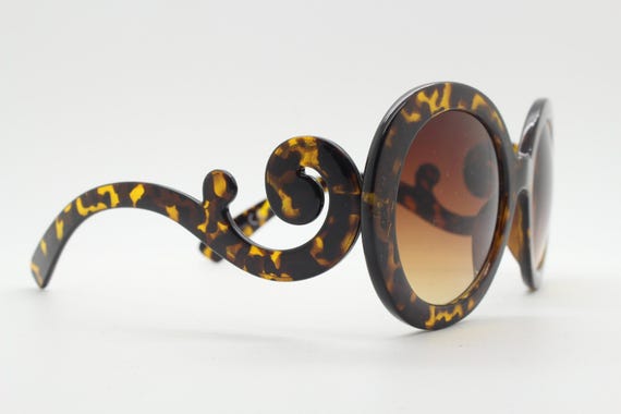 Y2K Vintage Oversized Round Sunglasses. Women