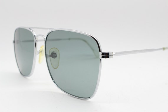 Linda Farrow vintage 80s aviator sunglasses model… - image 3