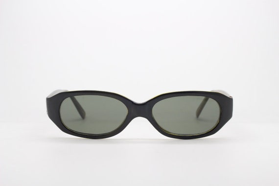 Black Vintage Small Cat Eye sunglasses Amazon.com: GFUIARA Vintage Cat Eye Sunglasses for Women  main image 4