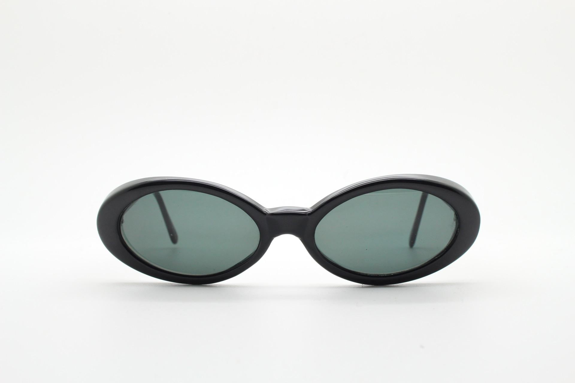 Caroline B.K. 90s Vintage Oval Sunglasses Made in Italy  display picture 3