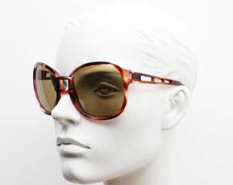 70s vintage oversized square sunglasses. Big mottled brown frame with luxury light tone real glass lenses and arm cut outs. Womens. 60s