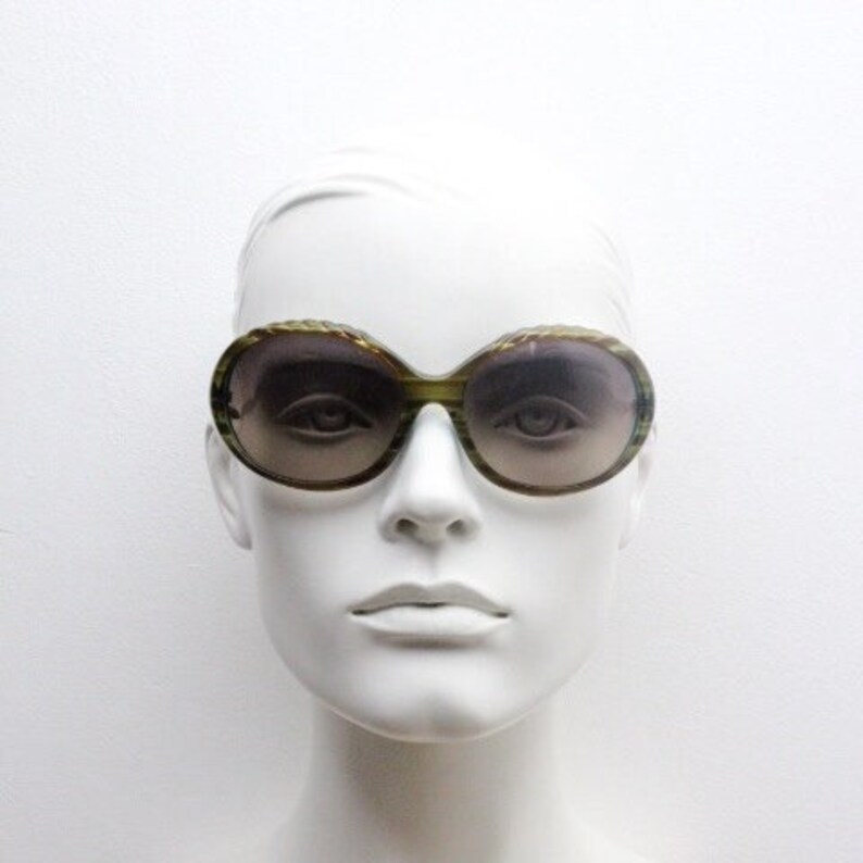 Christian Roth 90s vintage sunglasses model 14276 KH. Brown / green acetate 60s design bug eye with barley twist brow and graduating lenses image 8
