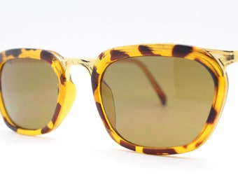 80s vintage wayfarer design sunglasses. All time classic design in 