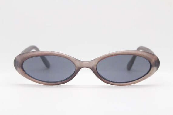 90s vintage oval cat eye sunglasses. Slim dark br… - image 3
