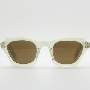 Vintage 40er Jahre Sonnenbrille im Wayfarer Design. Transparente Crystal Lucite Cateye Brillenfassung mit braunen Echtglaslinsen. 50er Jahre Rockabilly Pin Up