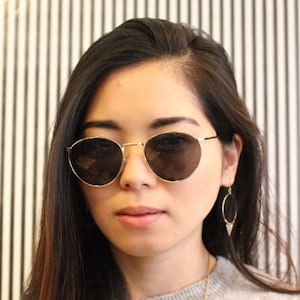 90s vintage refined aviator sunglasses. 60&#39;s style round metal frame with dark green lenses. BNWT. Unused NOS