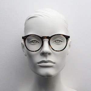 Round tortoise Y2K glasses. 40s, 50s style optical frames with clear lenses. Prescription eyeglasses. O Malley spectacles. RX. NOS
