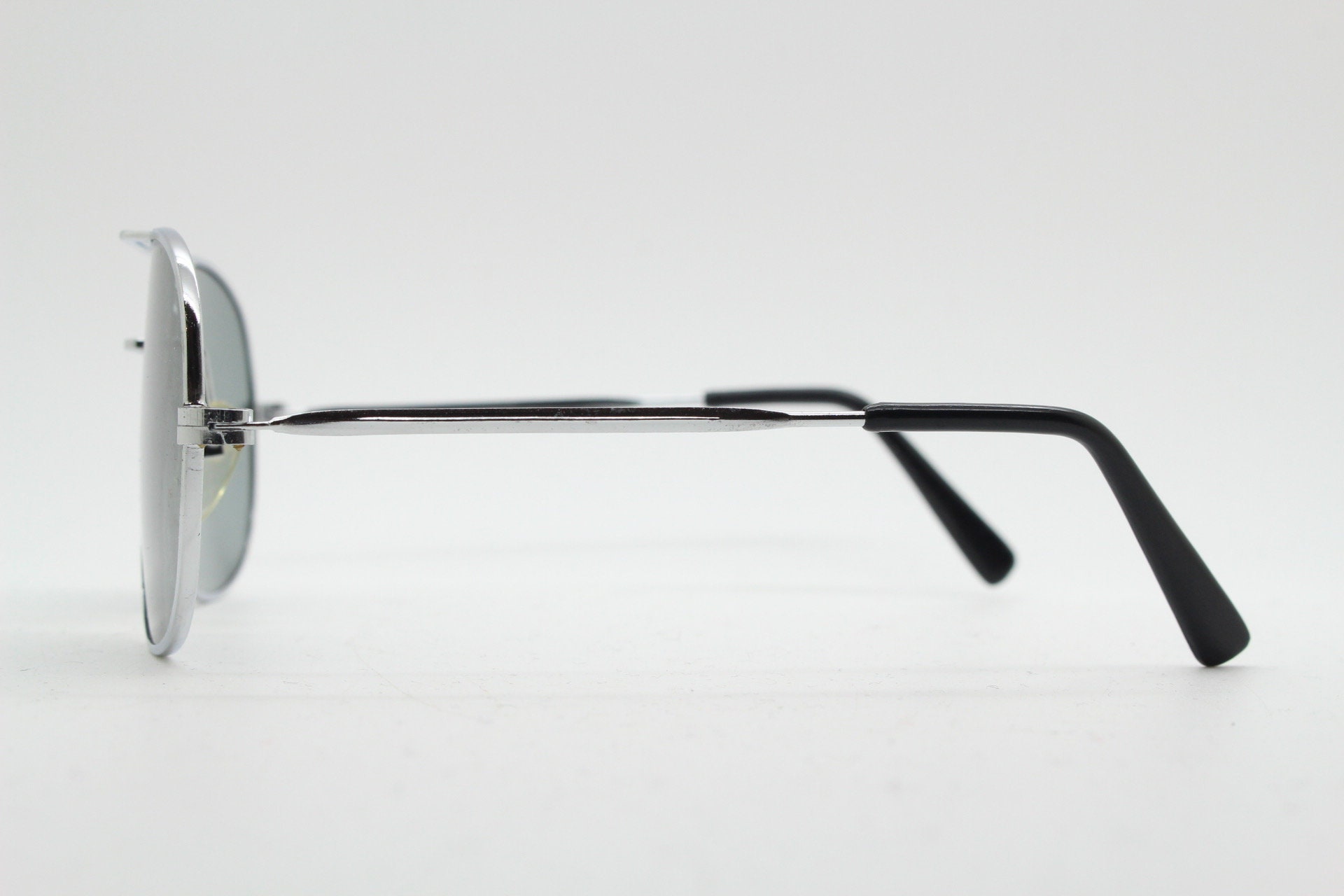 70s Vintage Square Aviator Sunglasses. Silver Metal Frame 