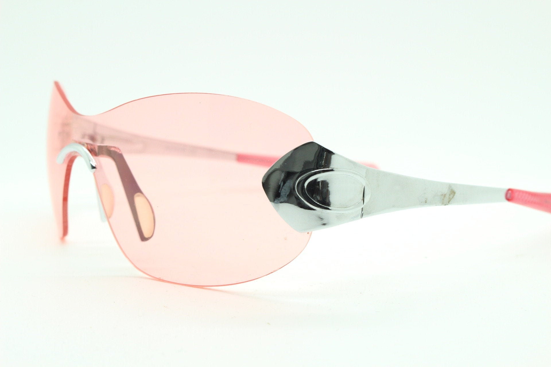 Y2K Vintage Visor Sunglasses. Futuristic Frameless Pink