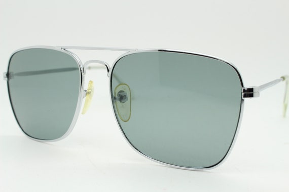 Linda Farrow vintage 80s aviator sunglasses model… - image 4