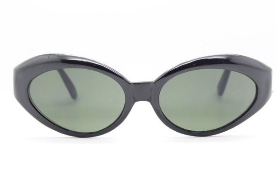90s Vintage Cat Eye Sunglasses. Black Chunky Oval Cateye 90s Vintage Cat Eye Sunglasses. Black Chunky Oval Cateye
