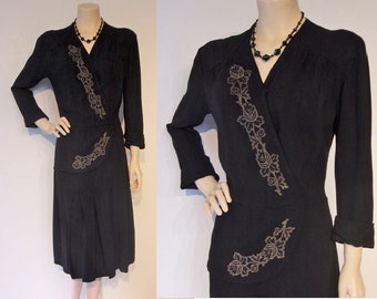 Fab 1940s black rayon cocktail dress w/ peplum and appliques, waist 29" Tall