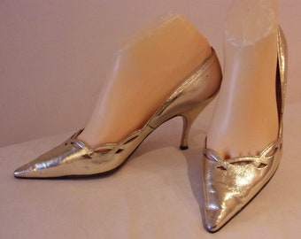 1960s stilettos | Etsy 1950's Kitten Heels Clarks Gold Vintage