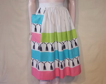 Adorable 1950s cotton novelty border print skirt w/huge pocket Waist 25" Wounded but Wow